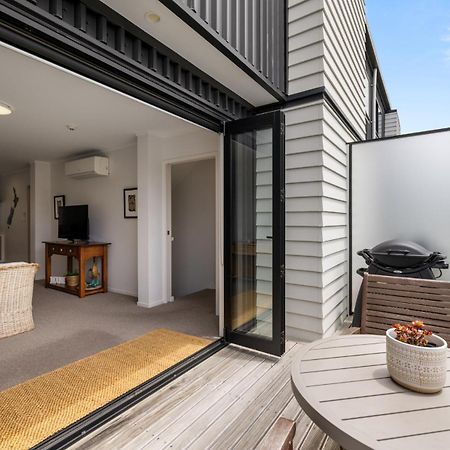 Centrally Located- Modern Sunny Townhouse Mount Maunganui Buitenkant foto