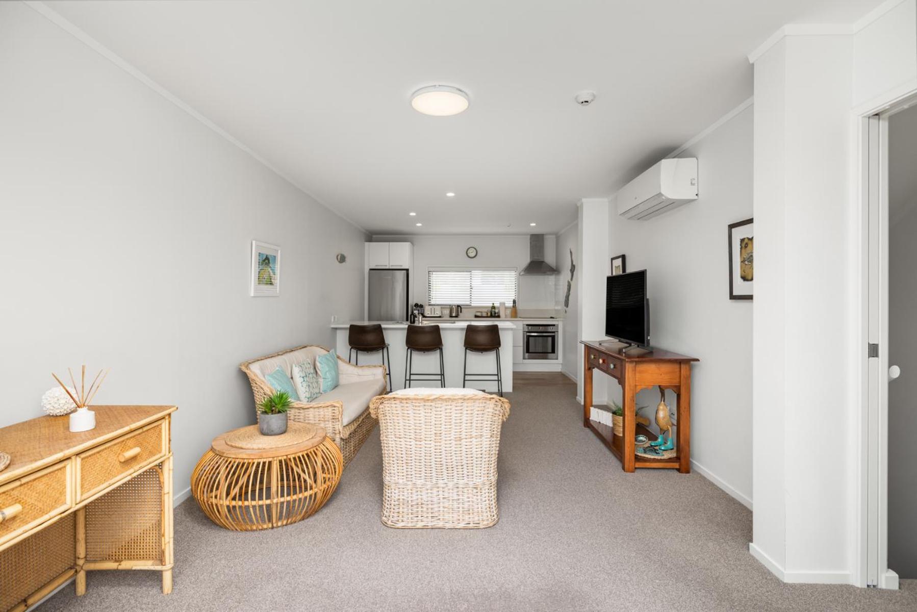 Centrally Located- Modern Sunny Townhouse Mount Maunganui Buitenkant foto