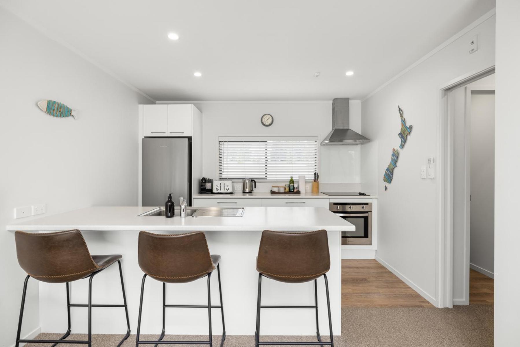 Centrally Located- Modern Sunny Townhouse Mount Maunganui Buitenkant foto