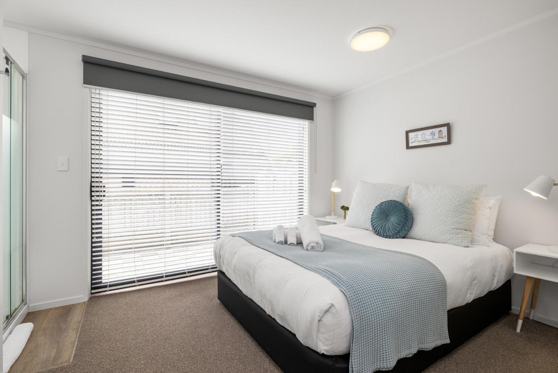 Centrally Located- Modern Sunny Townhouse Mount Maunganui Buitenkant foto