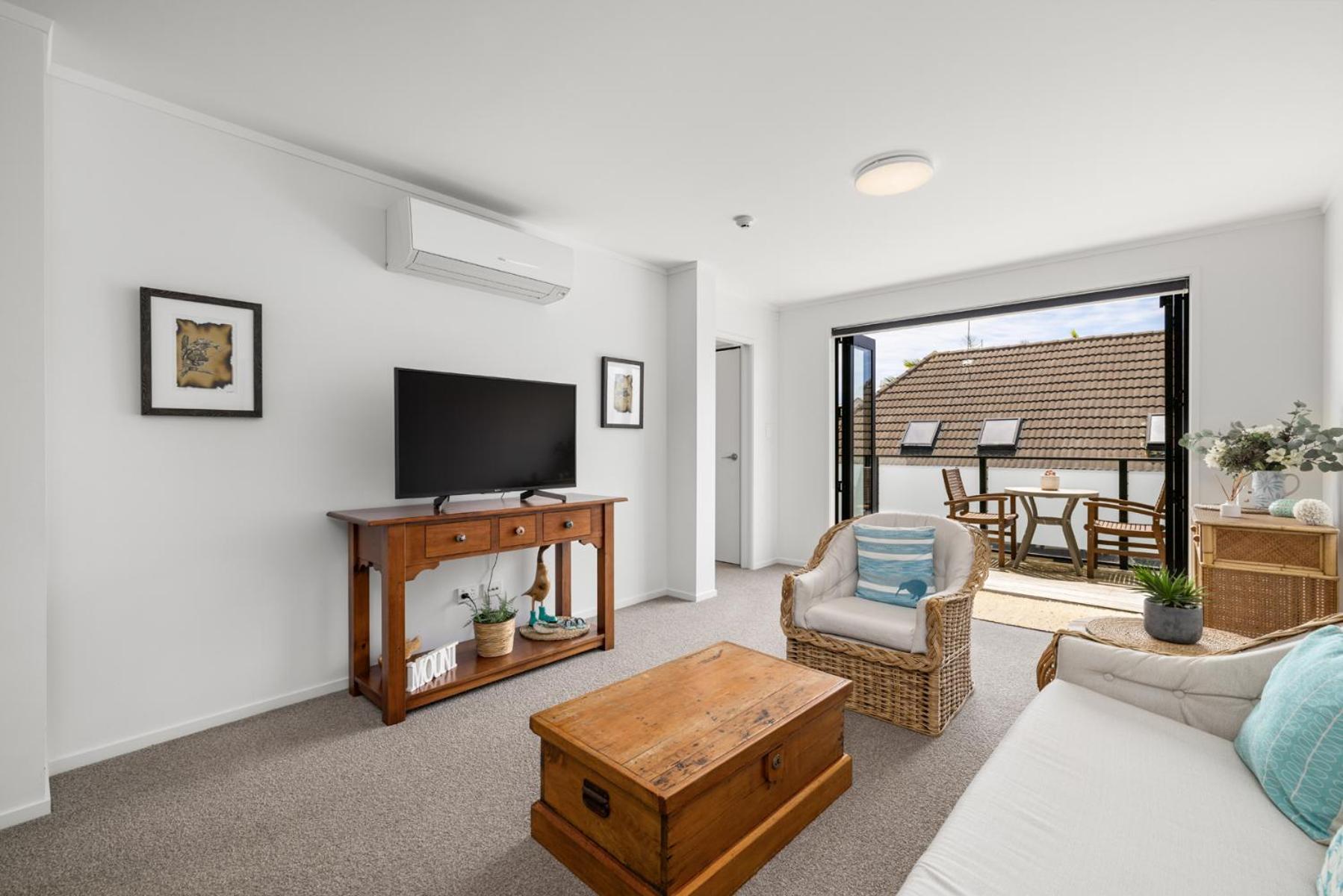 Centrally Located- Modern Sunny Townhouse Mount Maunganui Buitenkant foto